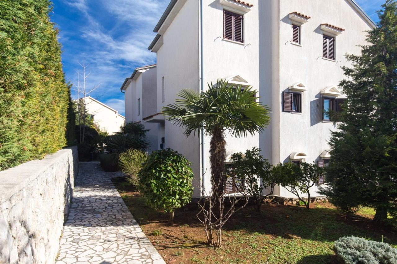 Apartment Bella-Vista Ічичі Екстер'єр фото